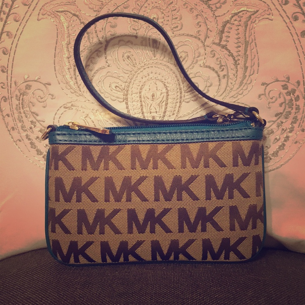 Brand NEW!!! Michael Kors Wristlet